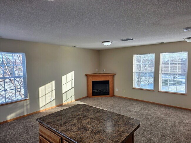 Building Photo - 4410-4152 152nd St