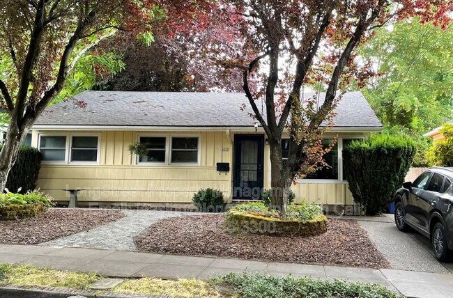 Building Photo - 4022 NE 13th Ave
