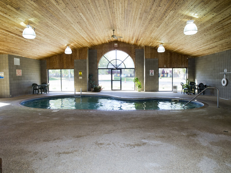 Indoor Pool - Waite Park Crossing