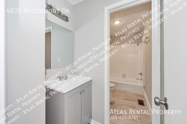 Building Photo - 4039 Brookmont Dr