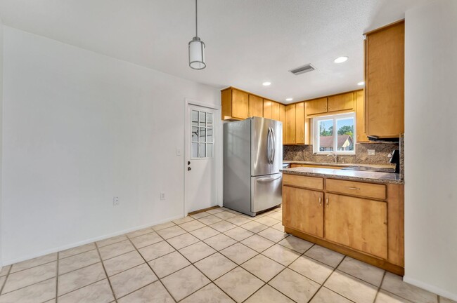 Building Photo - Beautiful 2bed/2bath Home for Rent with St...