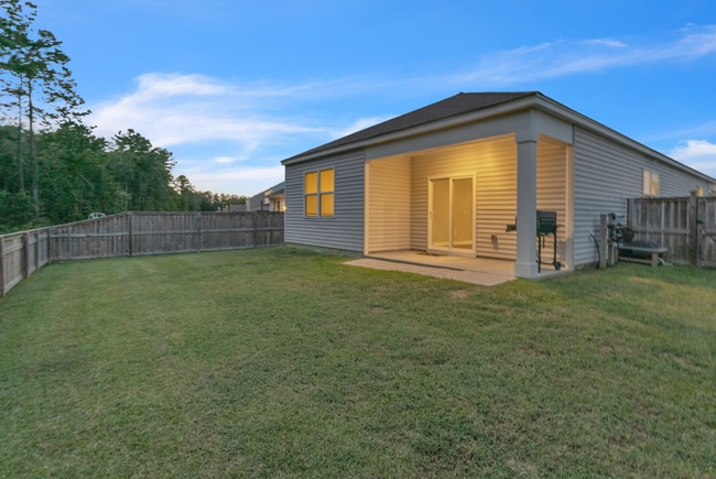 Building Photo - Modern Living in Summerville