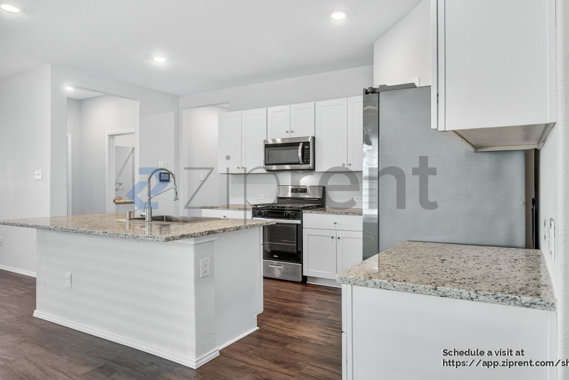 Building Photo - 2885 Wolfcreek