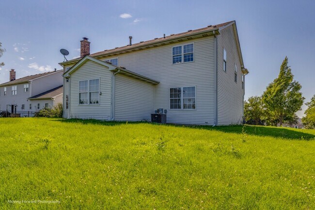 Building Photo - 1655 Whispering Oaks Dr