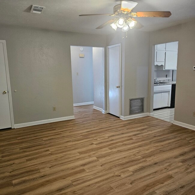Building Photo - 3687 Donovan Dr
