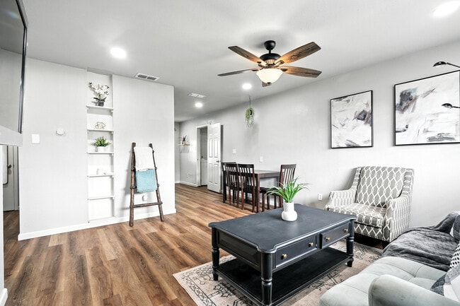 Building Photo - 426 Penrose Dr