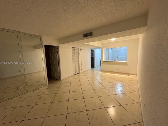 Building Photo - 3022 Coral Springs Dr