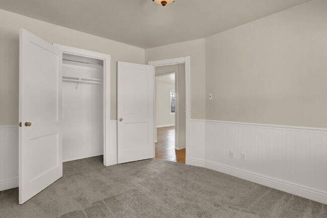 Building Photo - 2318 Templeton Gap Rd