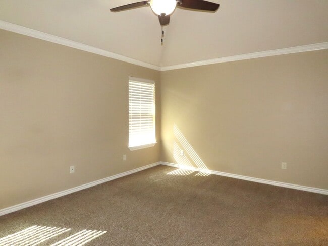 Building Photo - Coming Soon!! Lindale, Gorgeous 4 Bedroom, 2 Bath Home!