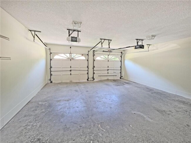 Building Photo - 2806 Vintage Wood Way