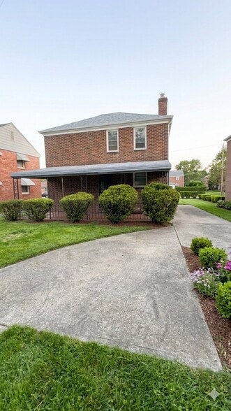 Building Photo - 5566 Beechwood Ave
