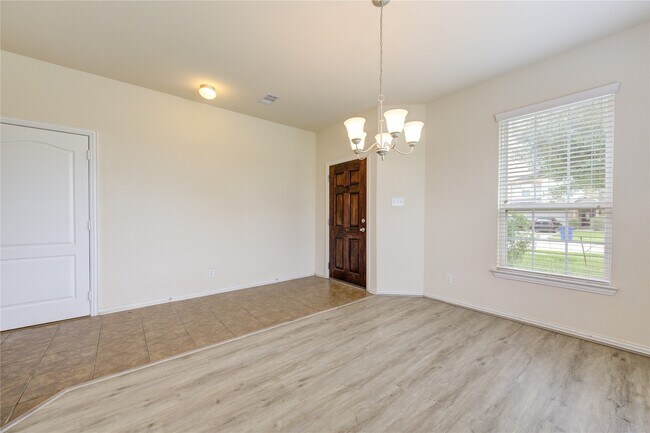 Building Photo - 16 Rose Desert Ct