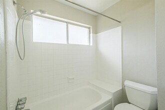 Building Photo - 21330 Park Run Dr