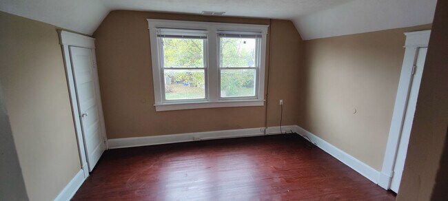 Building Photo - 209 N Grimes St