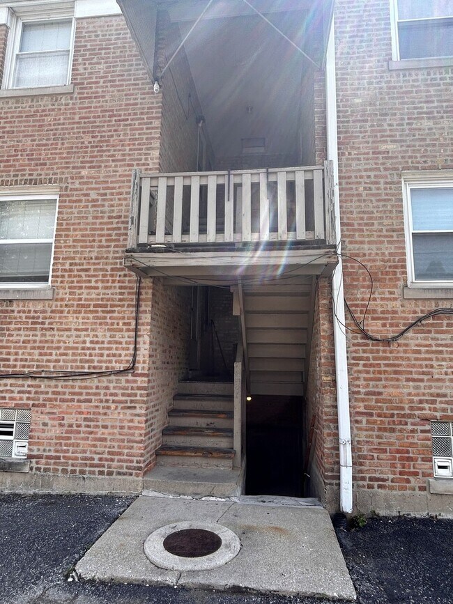 Building Photo - 10518 S Artesian Ave