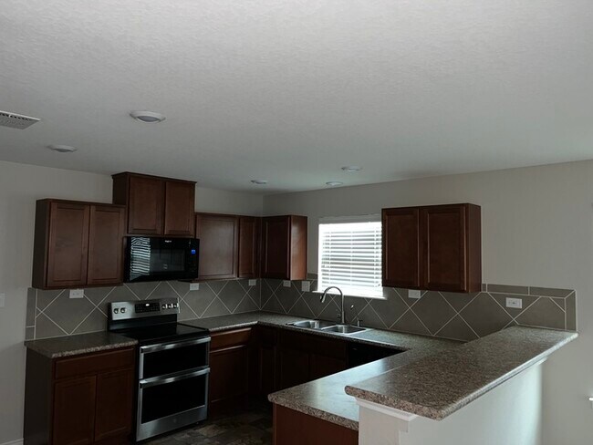 Building Photo - 4519 Stetson Park