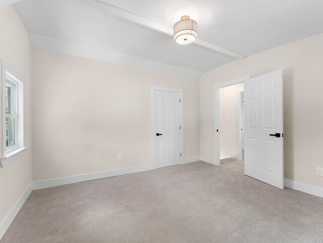 Building Photo - Newly Renovated 4-Bedroom, 2-Bath Home for Rent in Magnolia | Modern Updates & Spacious Yard