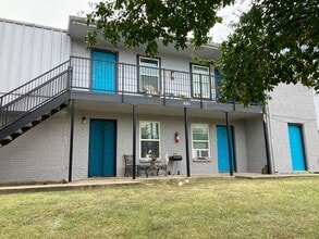 Building Photo - 612 London place