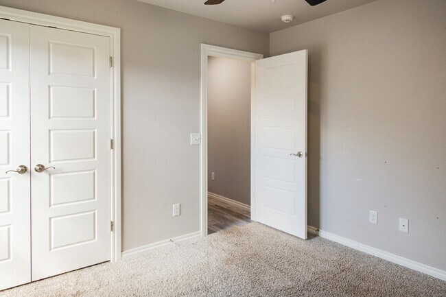 Building Photo - 3320 NW 187 Ter