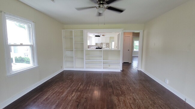 Building Photo - "5 points area 2-Bedroom Huntsville Home w...