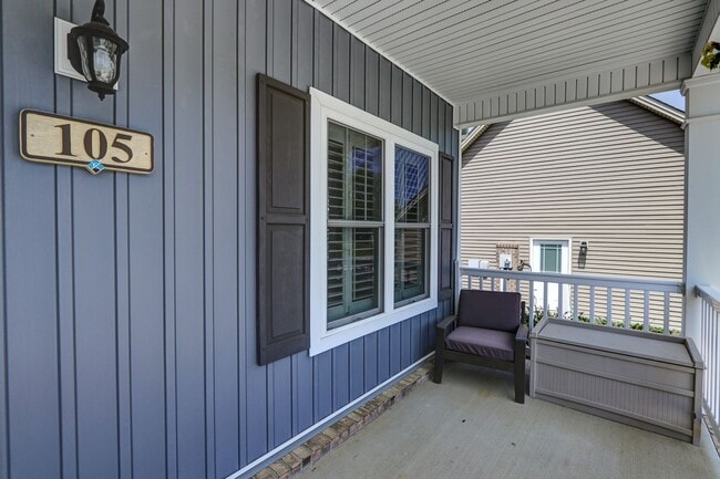 Building Photo - 105 Ridgeline Ln