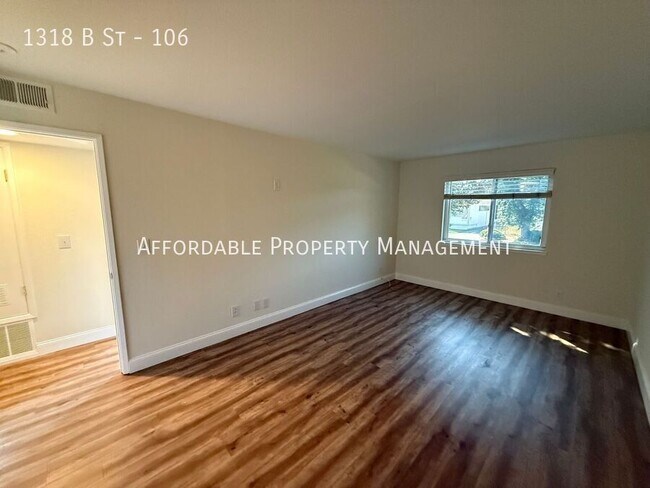 Building Photo - 1318 B St