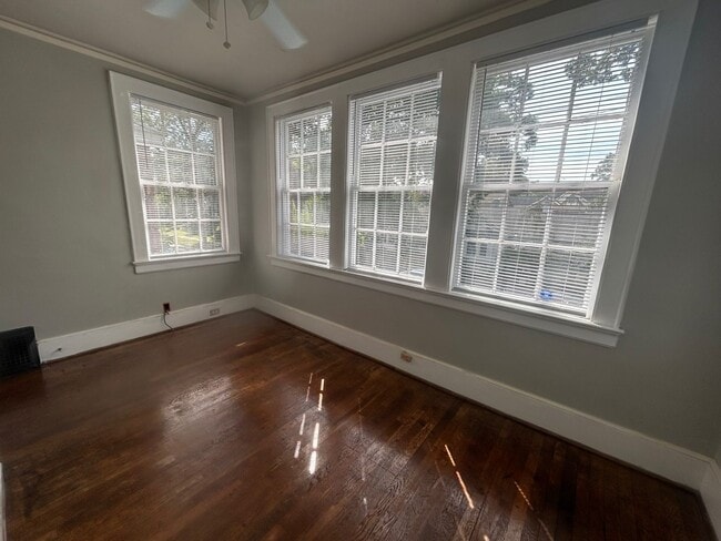 Building Photo - 128 S Edisto Ave