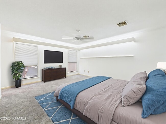 Building Photo - 19 Courtyard Cir