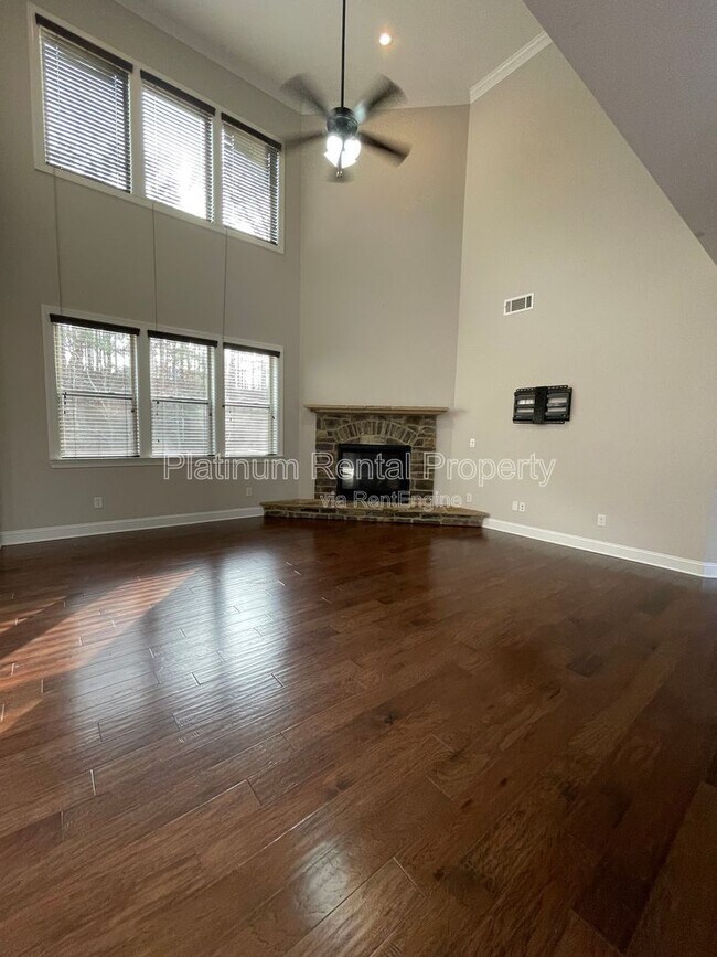 Building Photo - 600 Belton Ct