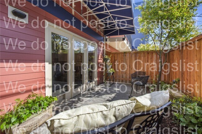 Building Photo - Queen Anne - 2 Bedroom - 2 Bathroom Condo *WSG Included