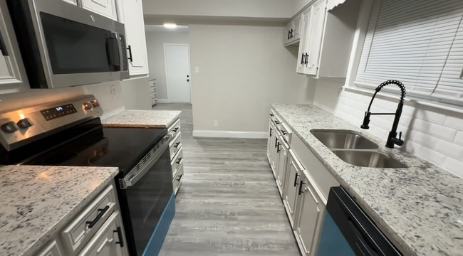 Primary Photo - 209 Pendleton St