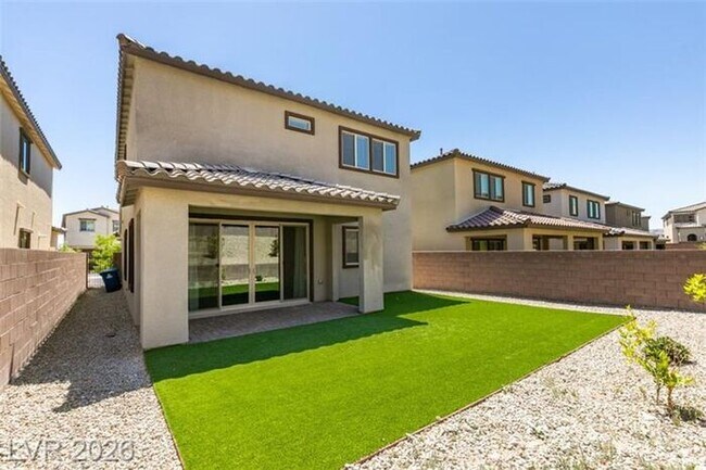 Building Photo - BEAUTIFUL 4 BEDROOM PROPERTY IN GATED COMMUNITY!