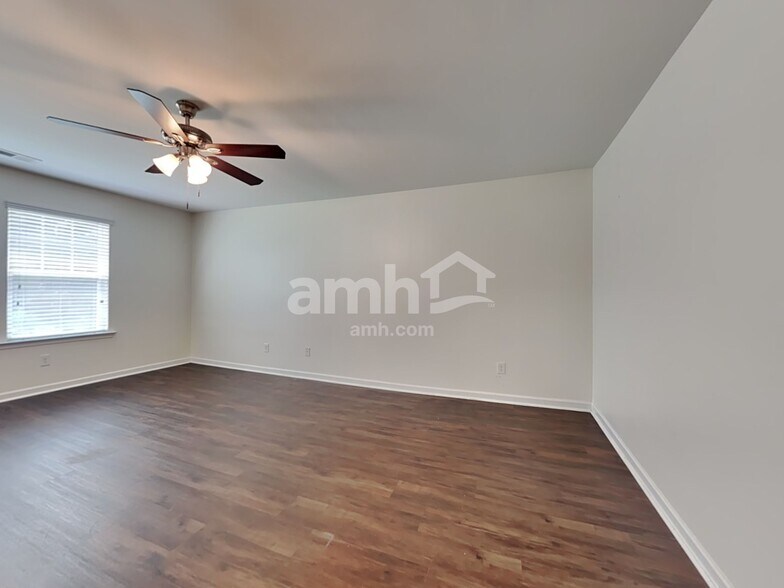 Building Photo - 138 Blackwater Way