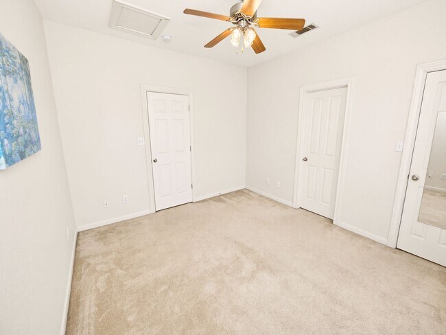 Building Photo - 2 bedroom Townhouse at Lake Beau Pre