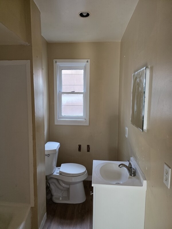 Building Photo - 1023 E Lovejoy St