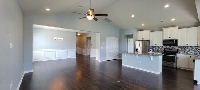 Building Photo - 1072 Caprisia Lp