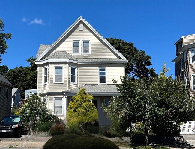 Primary Photo - 1475 Centre St