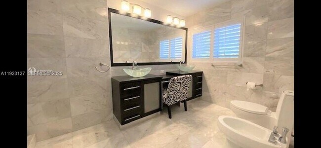 Building Photo - 100 S Prospect Dr