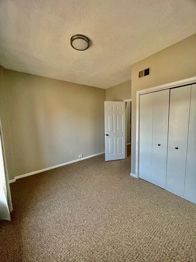 Building Photo - 332 Lehigh Avenue (Full Service)