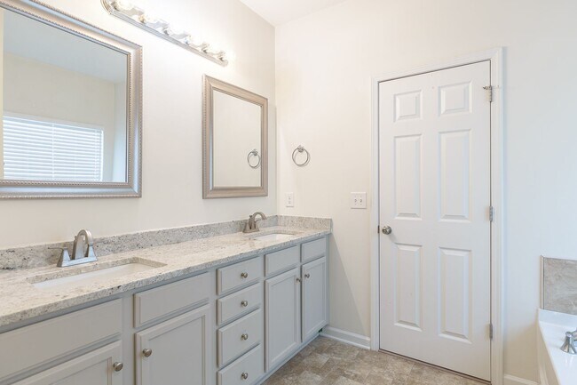 Building Photo - 5907 Landerwood Dr