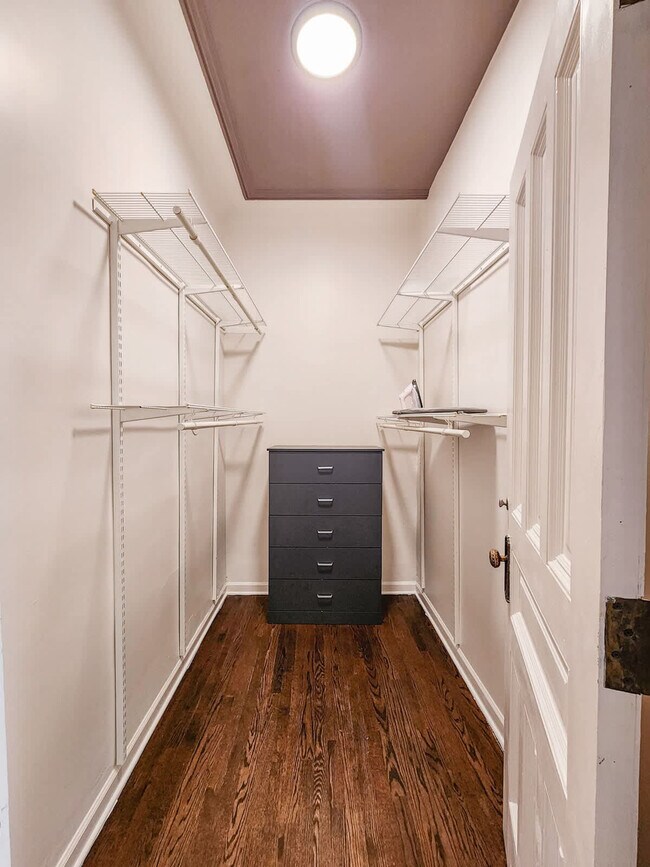 Building Photo - 68 E Cedar St