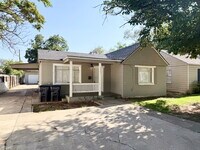 Building Photo - Charming 3-Bedroom Home with 2 Baths in th...