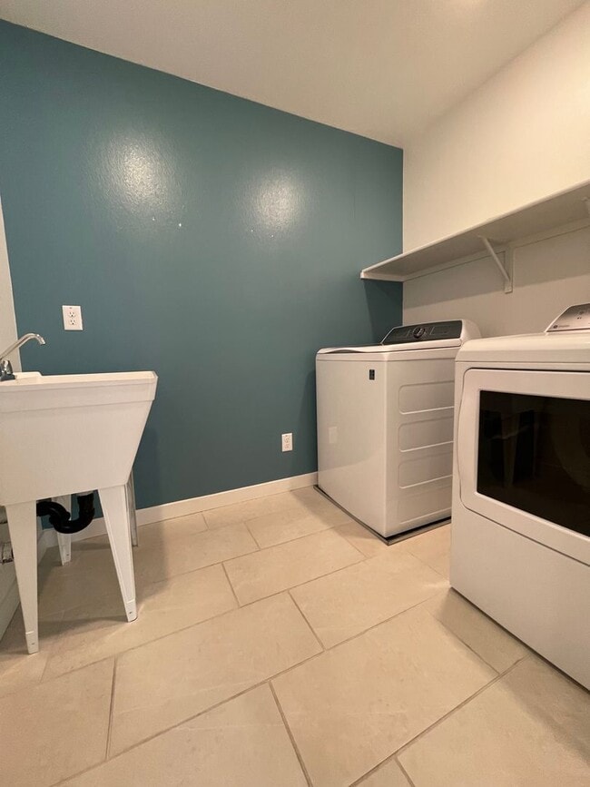 Building Photo - Brand-New, Never-Lived-In Home in a Top-Rated School District!