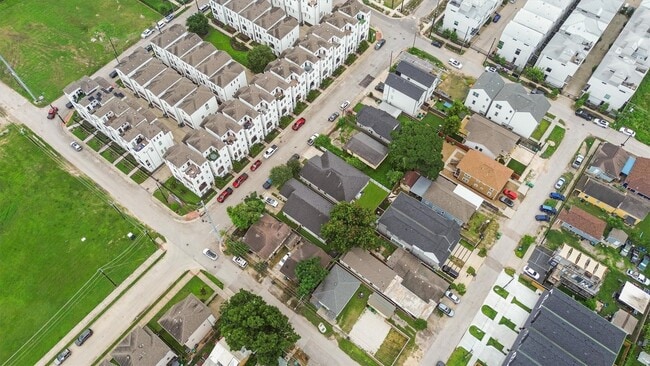 Building Photo - 2708 Kennedy St