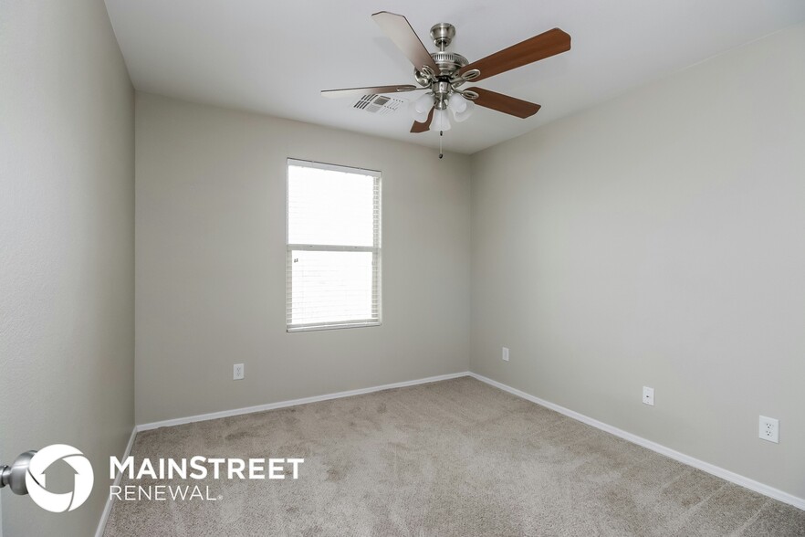 Building Photo - 31245 N Cavalier Dr