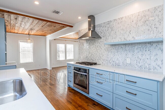 Building Photo - 2003 Newning Ave