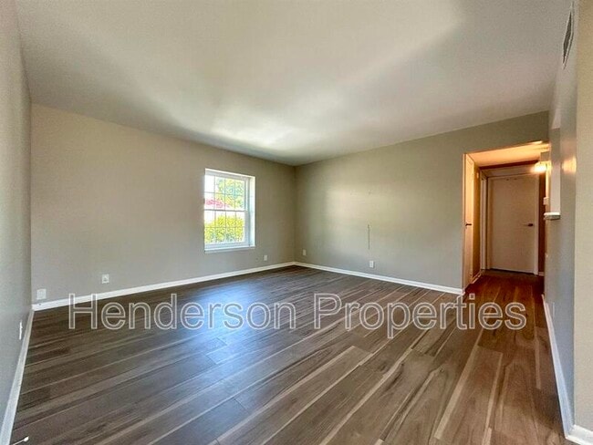 Building Photo - 2614-D Park Rd