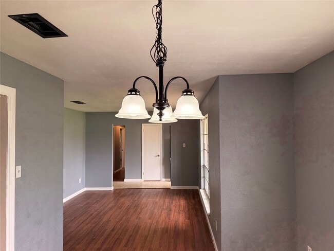 Building Photo - 141 Slade St