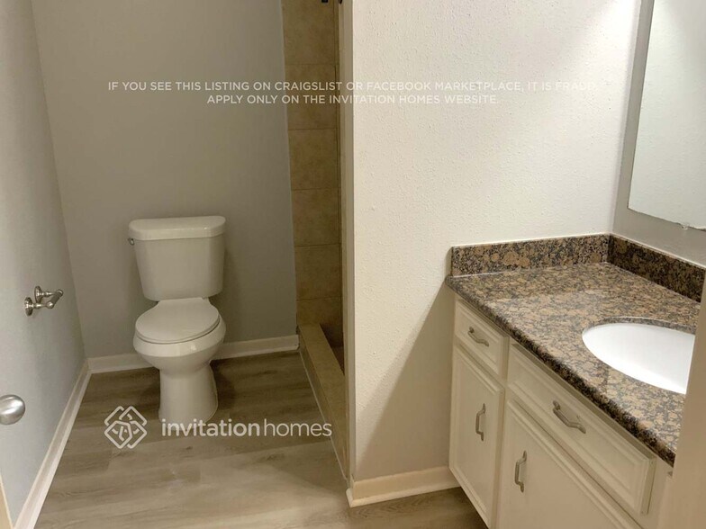 Building Photo - 2306 Cambridge Ct N