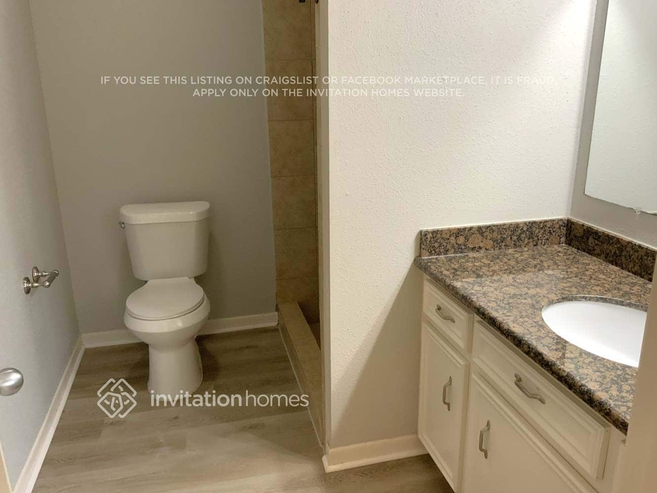 Building Photo - 2306 Cambridge Ct N